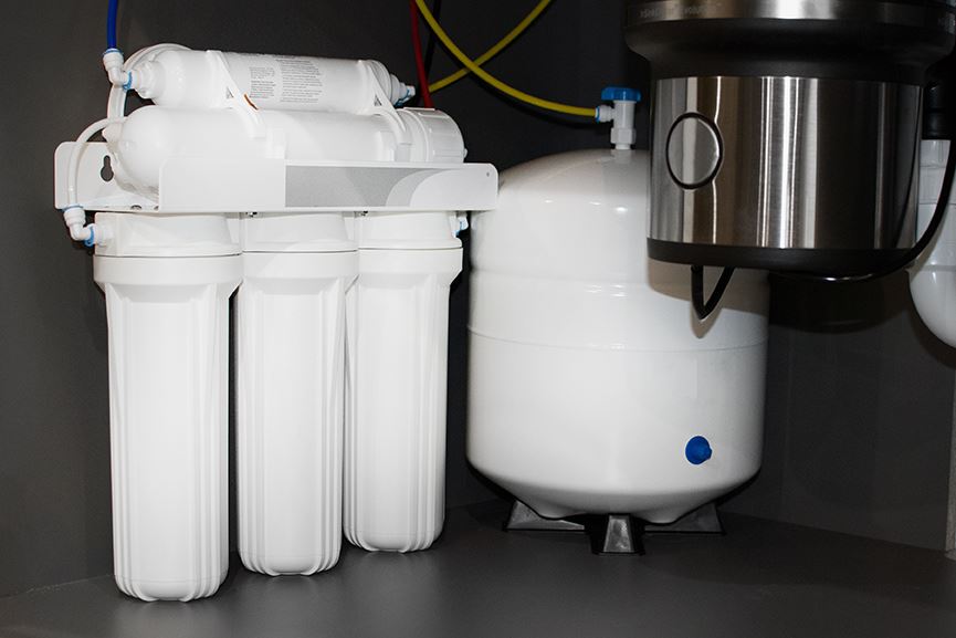 Under Sink Reverse Osmosis Device